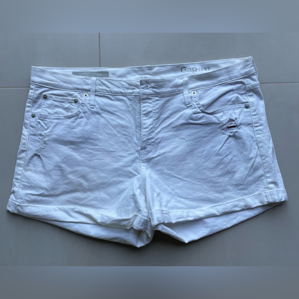 Gap Authentic Girlfriend short size 33r